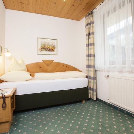 Hotel & Appartements Alpenresidenz Viktoria Neustift im Stubaital Pokoj fotografie